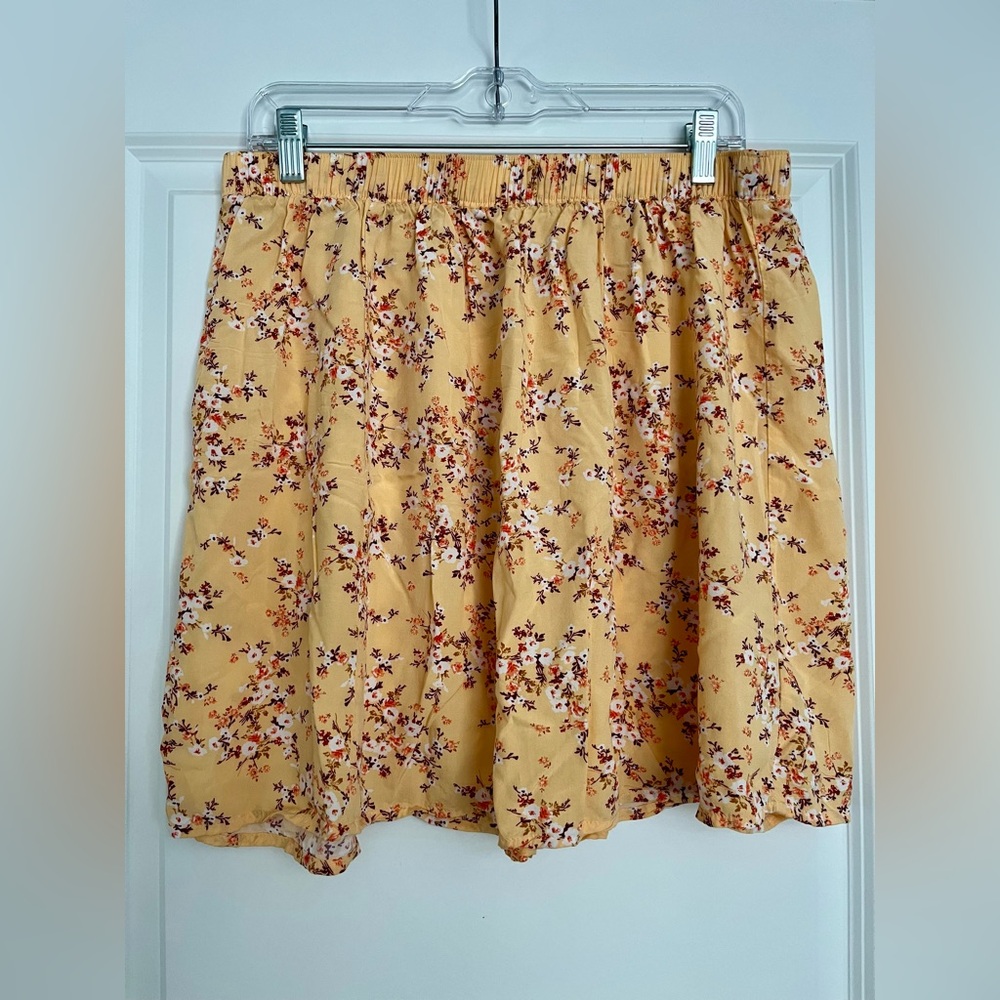 EUC Old Navy Yellow Floral Skirt (L)